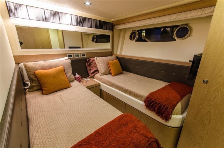 Twin Cabin