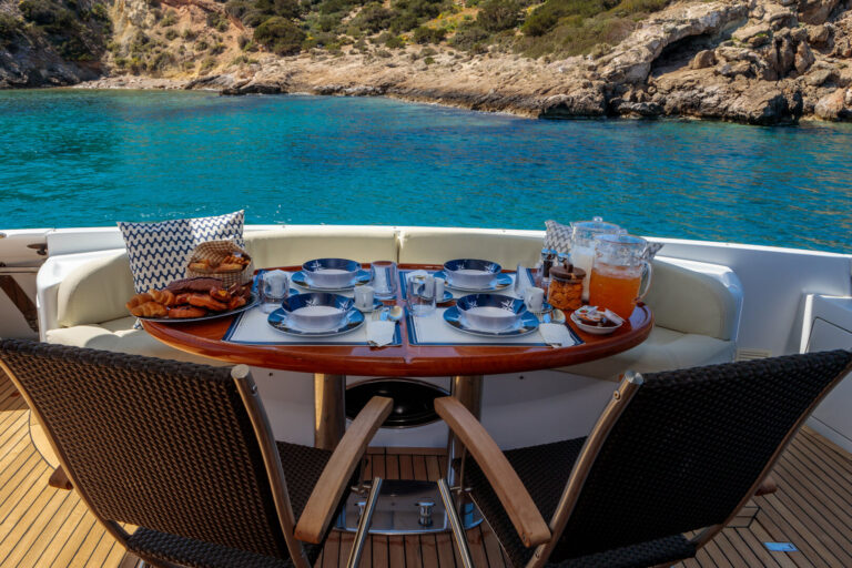 Aft deck dining