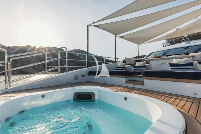 Exterior Sunbathing Area