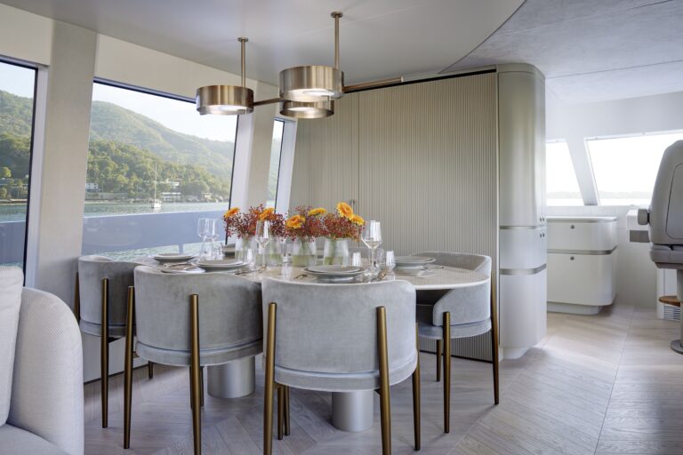 Main salon dining