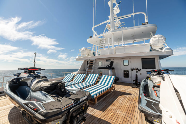 Upper deck