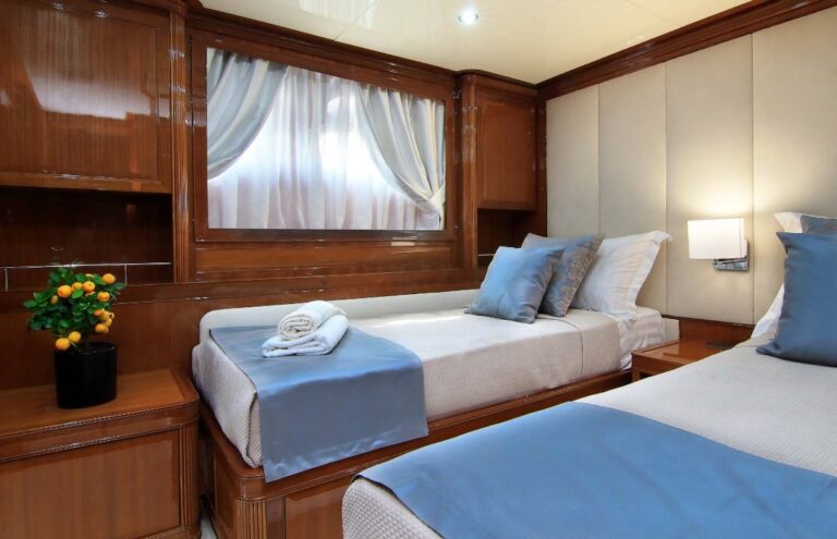 Twin Cabin