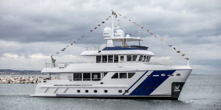 Explorer Yacht EMPIRE