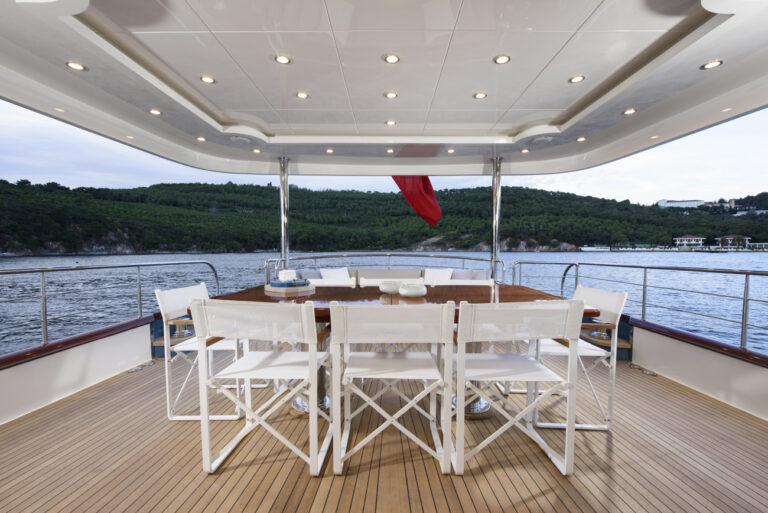 Main Deck Aft Dining