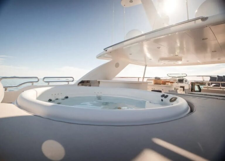 Exterior Sunbathing Area