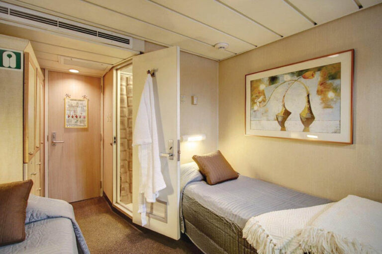 Twin Cabin