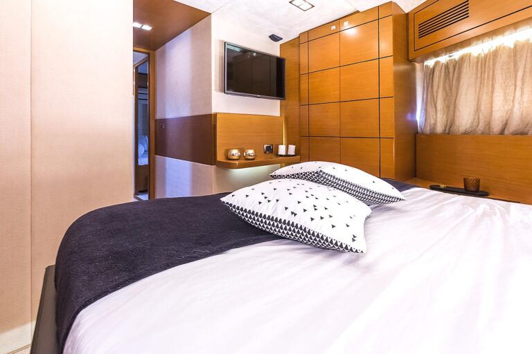 Double Cabin