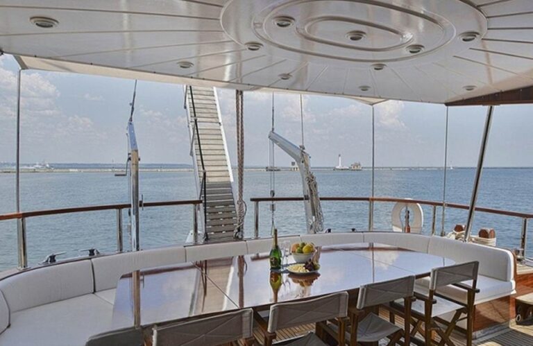 Exterior Relaxation Area With Dining