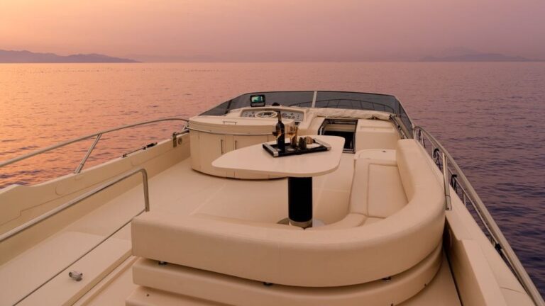 Flybridge Dining