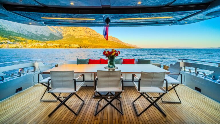 Main Deck Dining