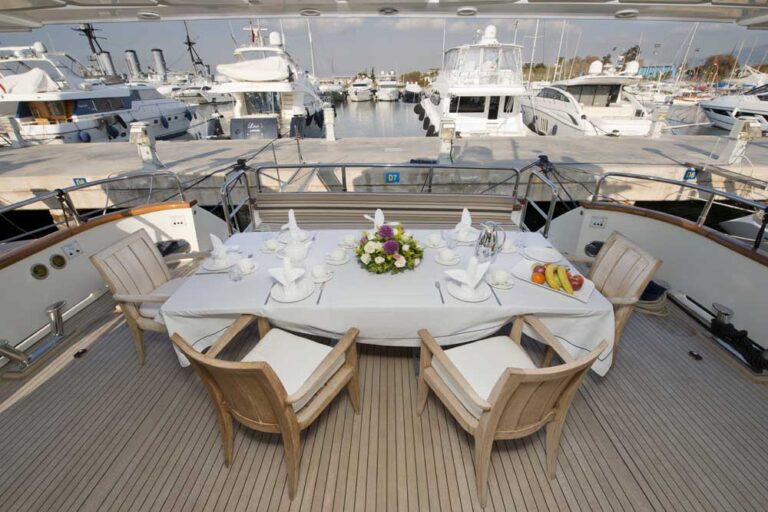 Alfresco Dining