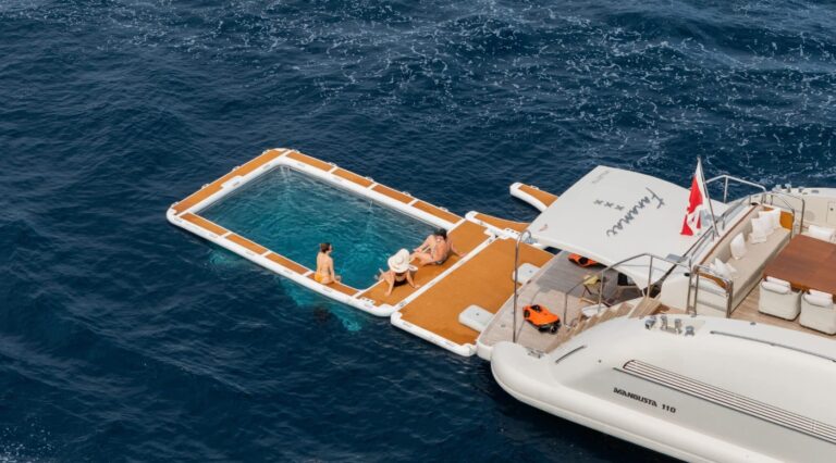 Exterior Sunbathing Area