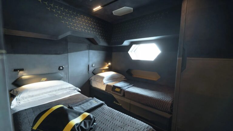 Twin cabin