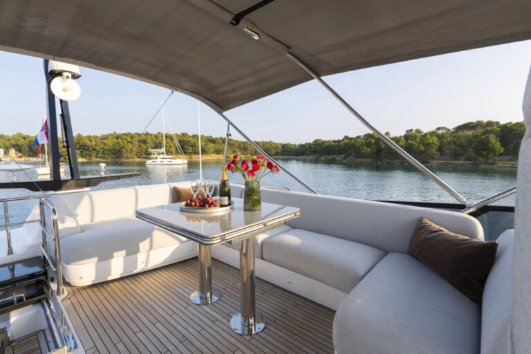 Sun Deck Dining