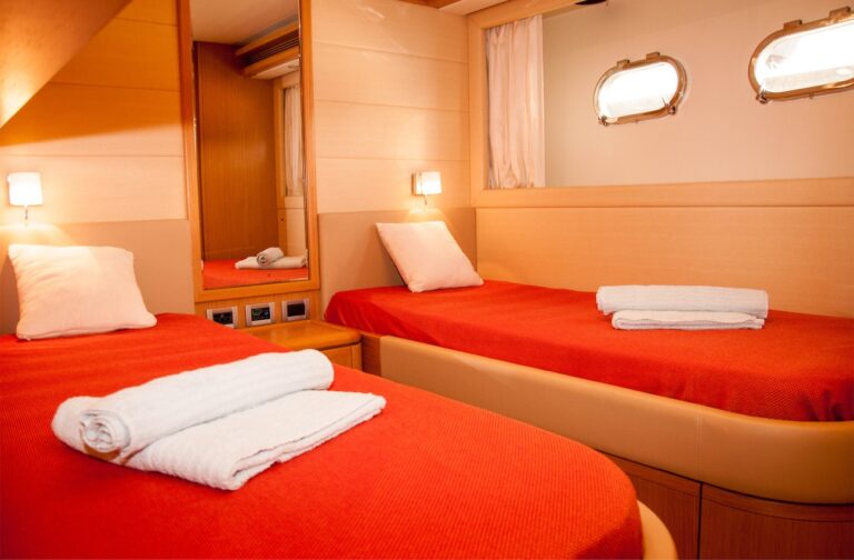 Twin Cabin