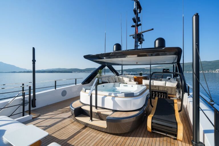 Exterior Sunbathing Area