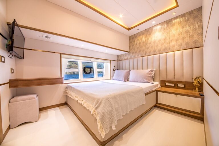 Double Cabin