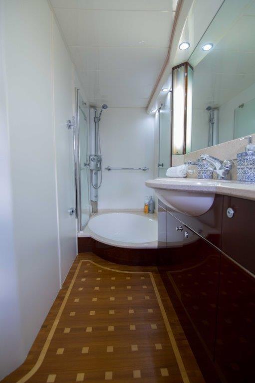 Master Ensuite Bathroom