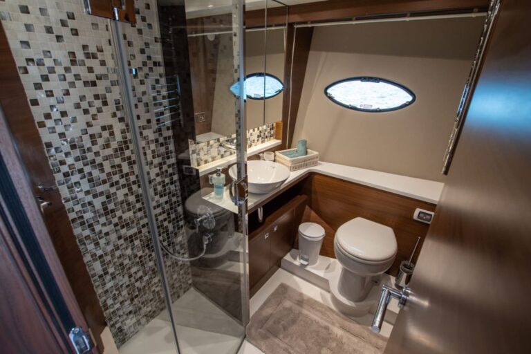 Ensuite Head