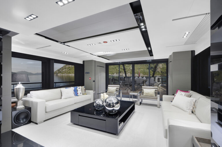 Salon View Aft