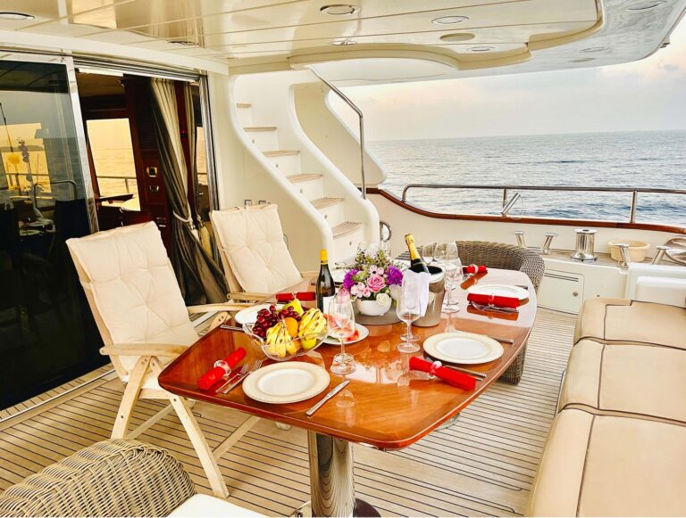 Main deck aft