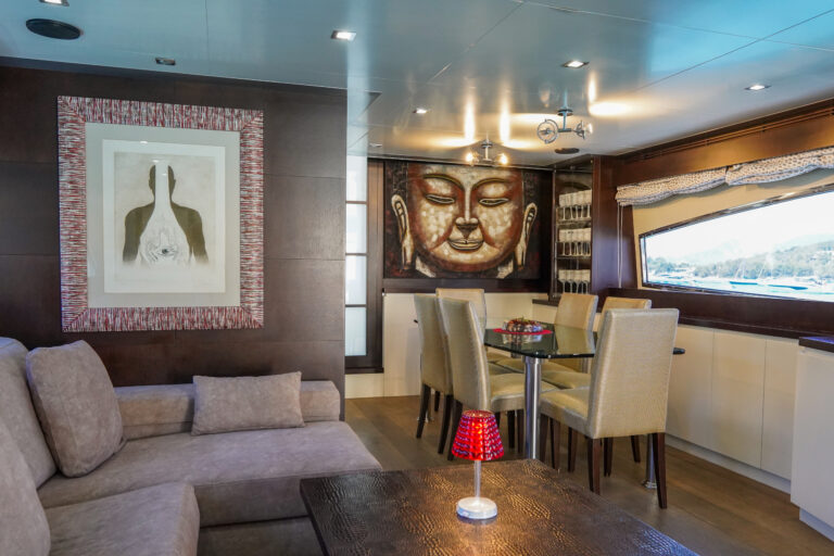 Main salon dining