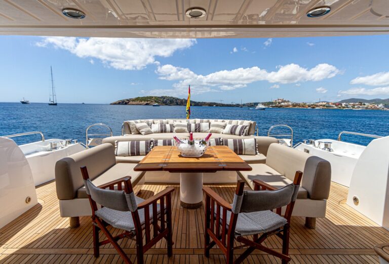 Alfresco Dining Set Up