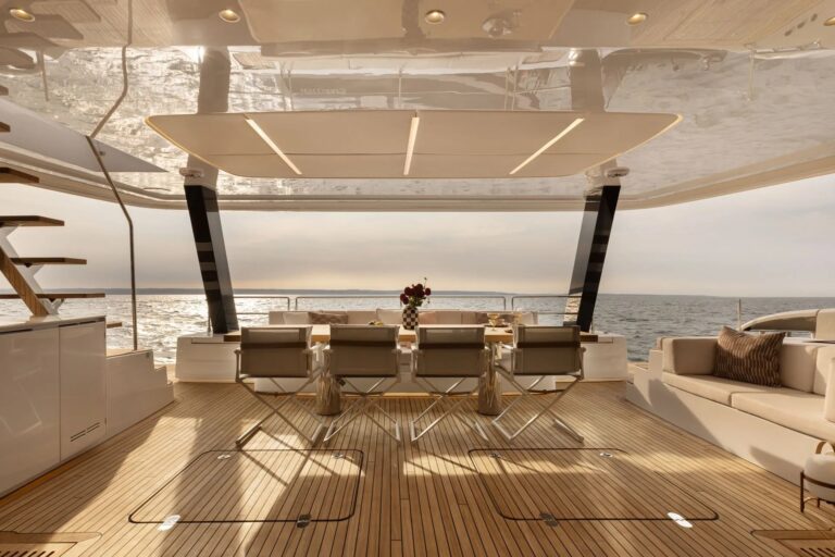 Aft Cockpit Dining