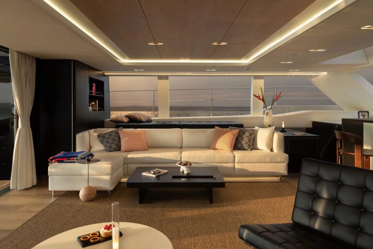 Main Salon Lounge