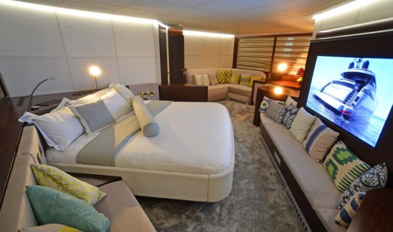 MY GINGER Pershing 115 - Master Cabin