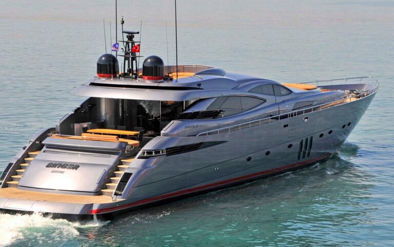 MY GINGER Pershing 115 - Swim Platform