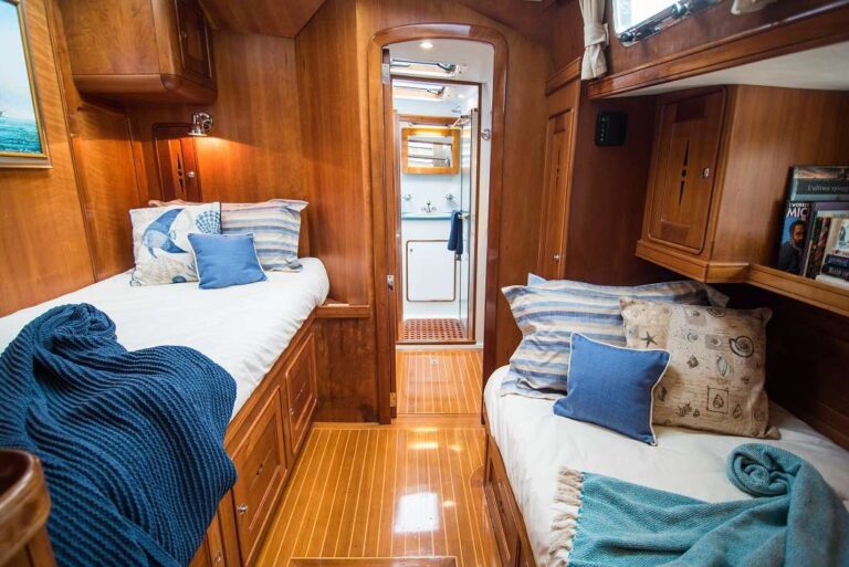 Twin Cabin