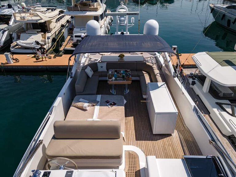 Sociable Flybridge