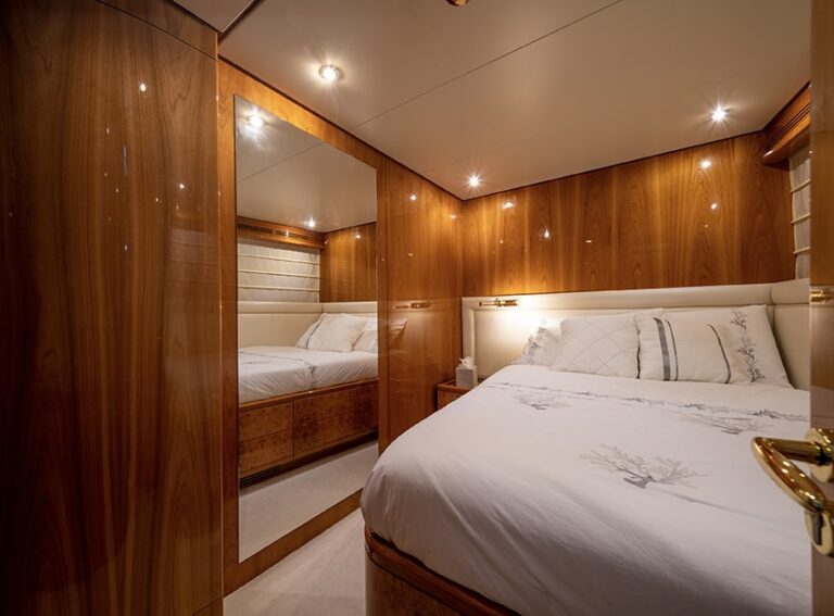 Double cabin