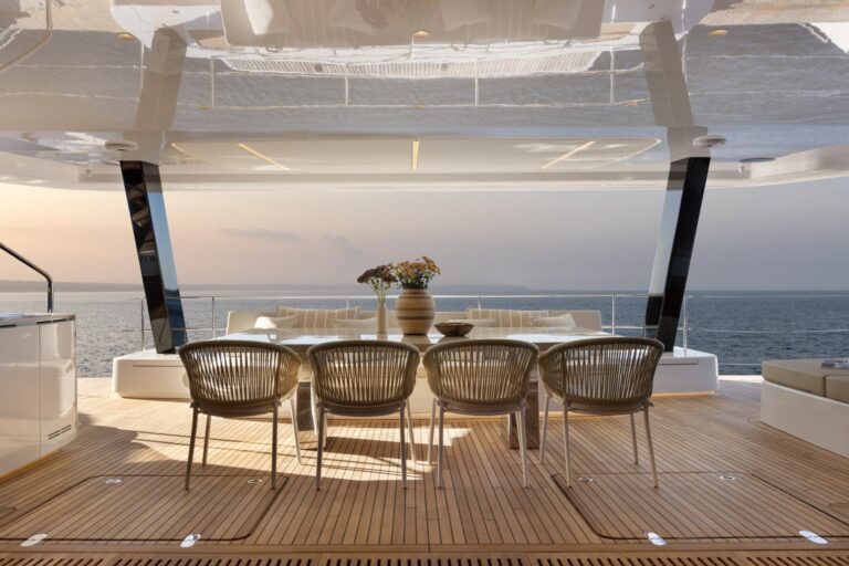 Main Deck Aft Dining