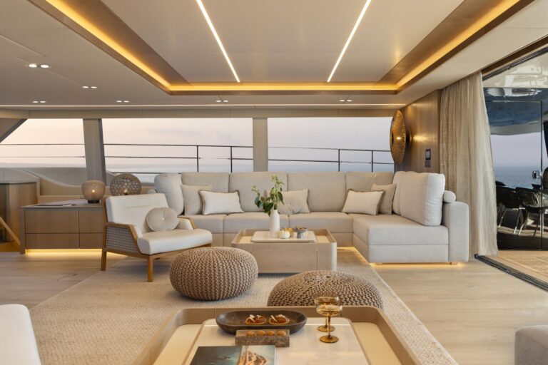 Main Salon Lounge