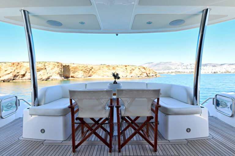 Main Deck Aft Dining