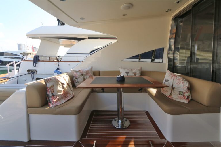 Main Deck Dining