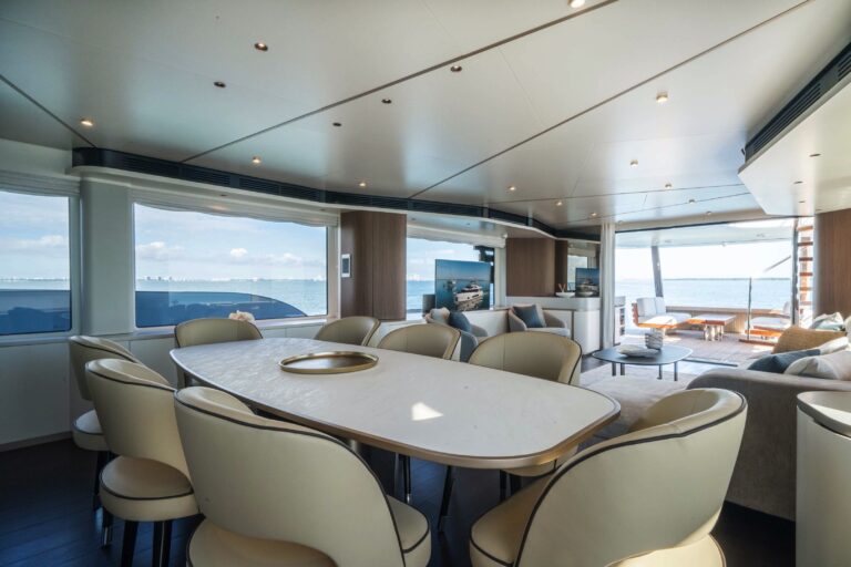 Main salon dining