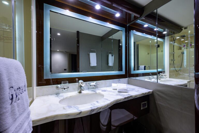 Ensuite bathroom