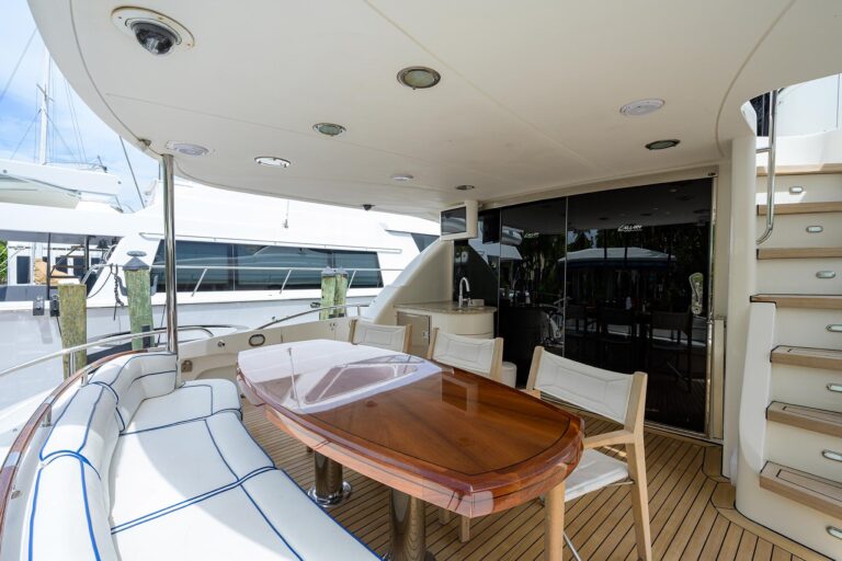 Main deck aft dining