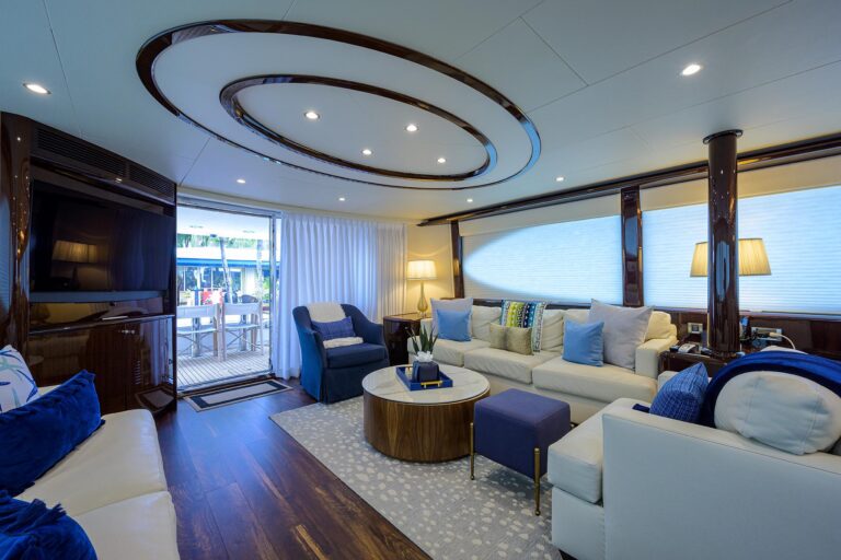 Main salon lounge