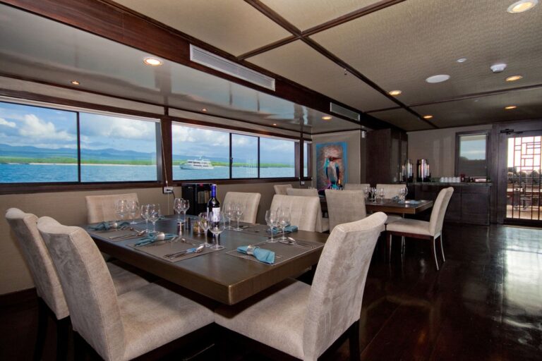 MY Galapagos Grand Odyssey Dining