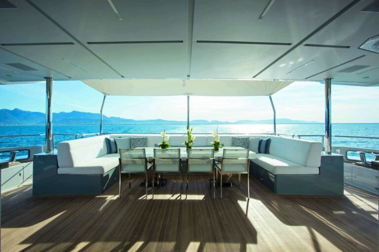 Main Deck Dining