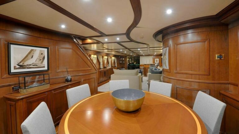 Main Salon Dining
