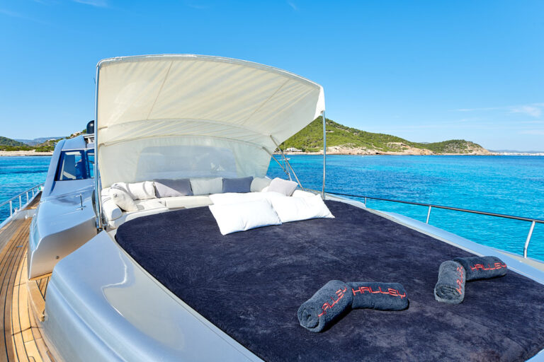 Bow Sunbathing Area