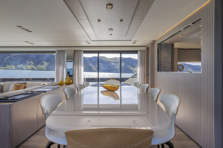 Main salon dining