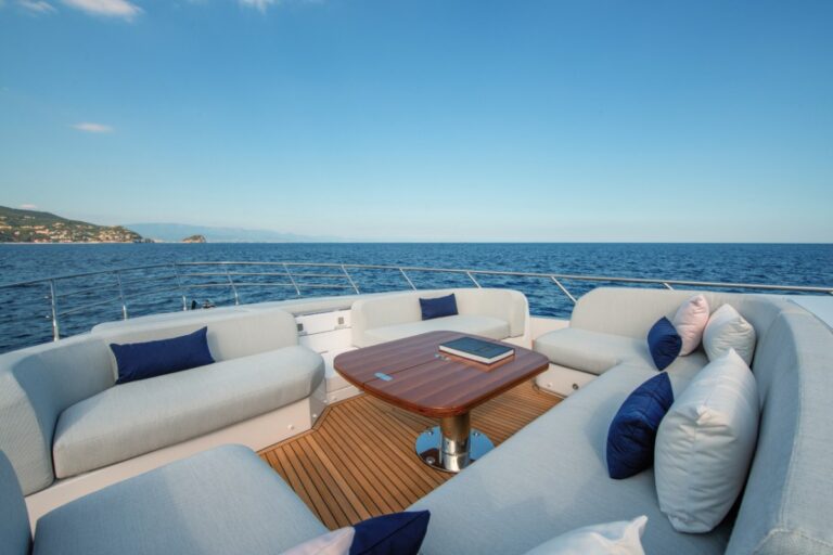 Flybridge Seating