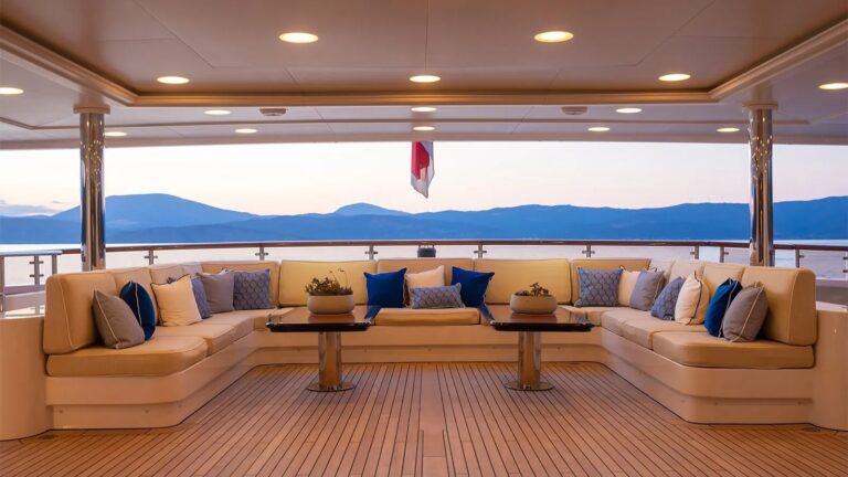Aft Deck Seating