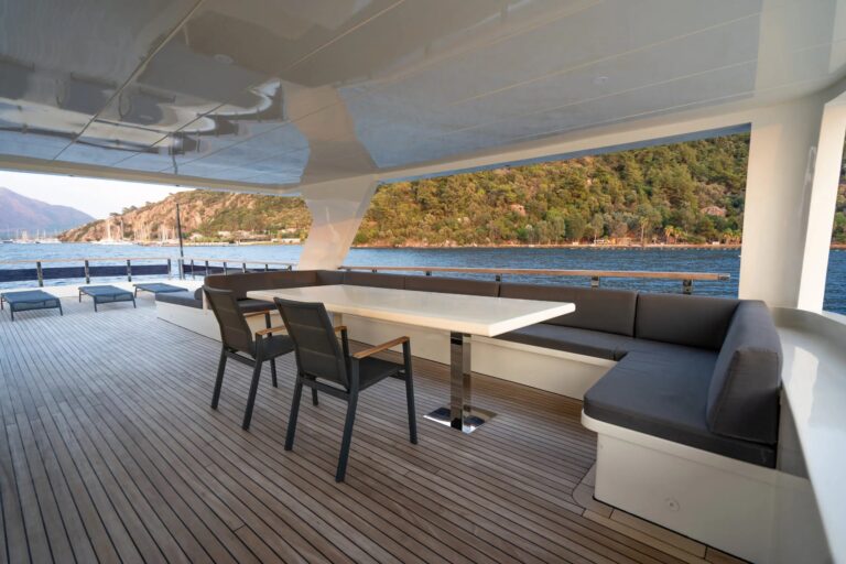 Sun Deck Dining Setting